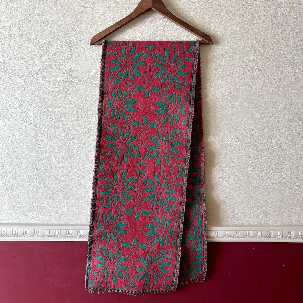Vintage woven table‎ runner reversible red green Christmas poinsettias